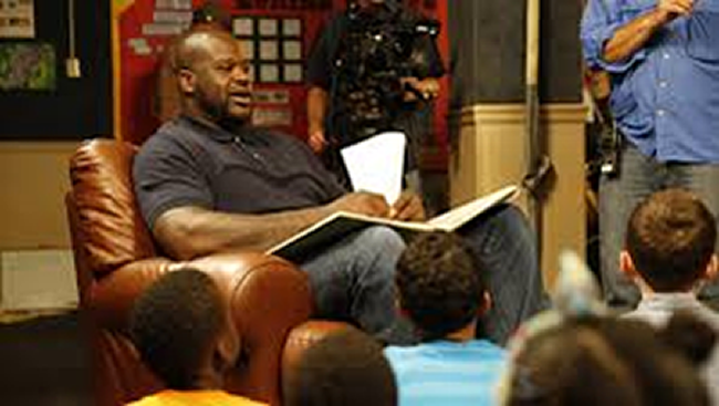 Shaquille O'Neal Reading to Children